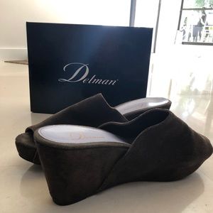 Delman taupe suede wedge slides size 10